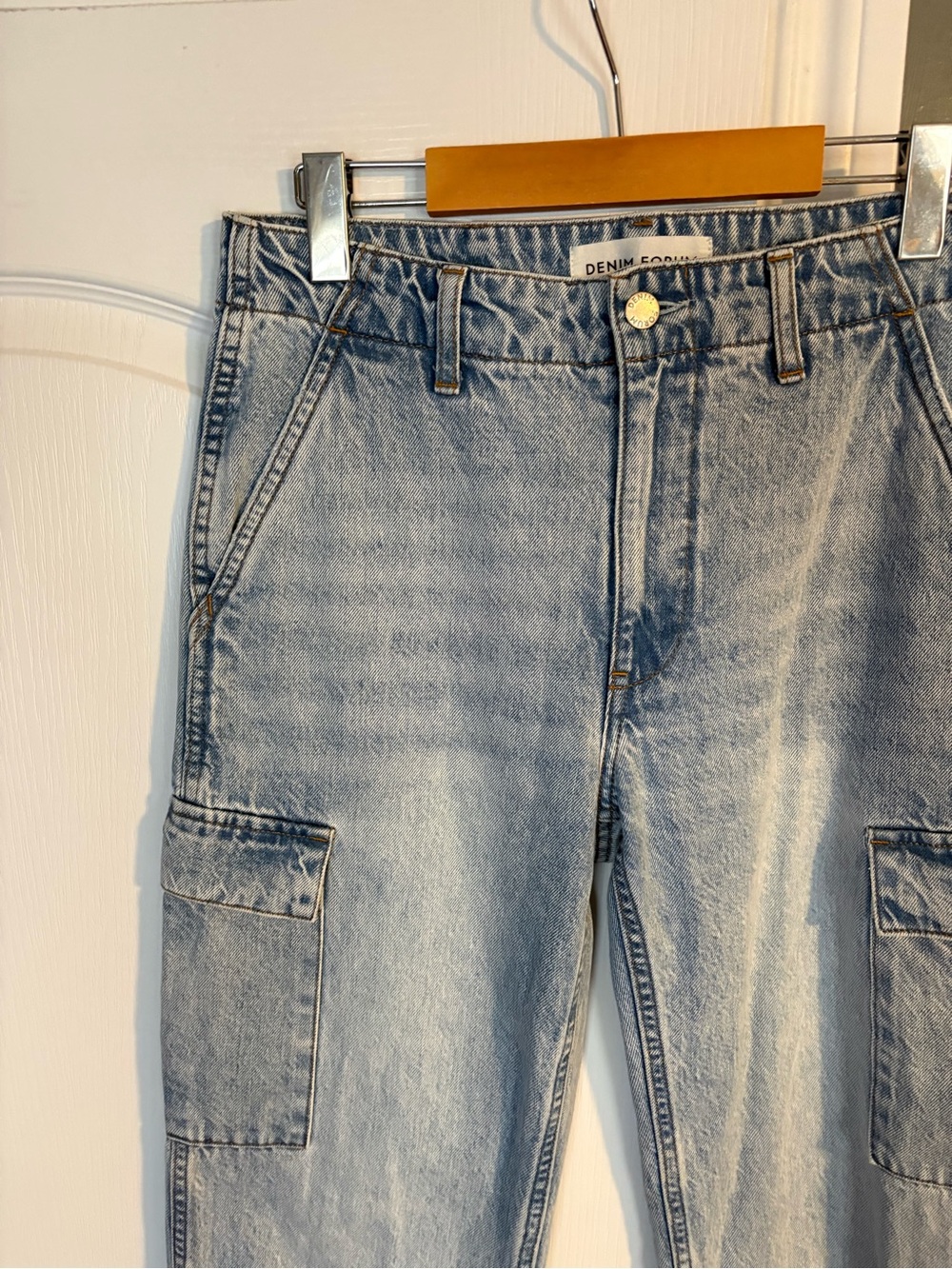 Denim Forum The '90s Edie Lo-rise Cargo Jeans - Picture 8 of 11